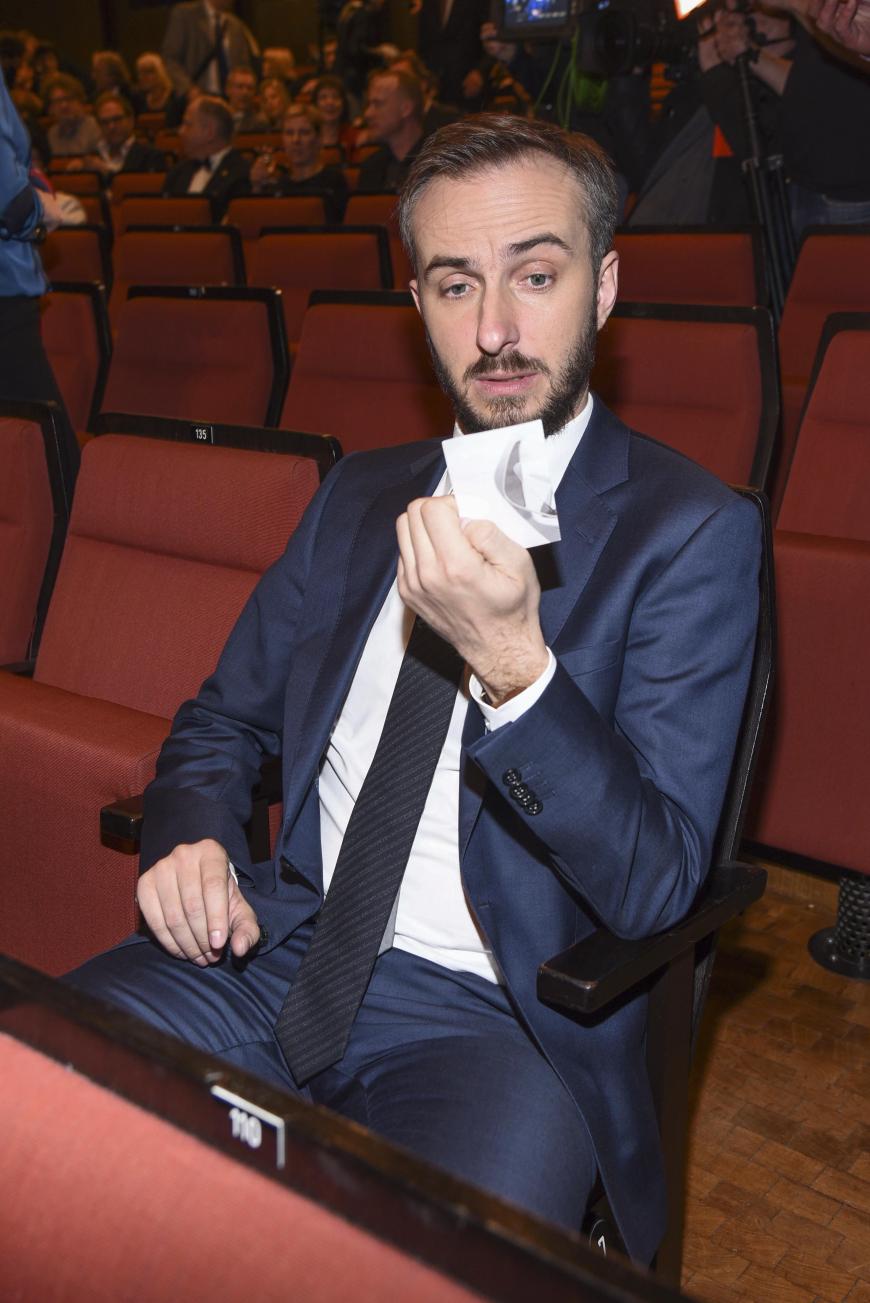 Jan Böhmermann war über das Ergebnis der AfD schockiert und schrieb natürlich sofort einen Satire-Song.
