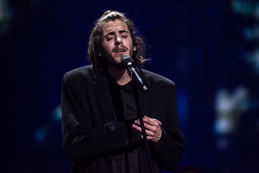 Der ESC-Singer Salvador Sobral liegt derzeit auf der Intenivstation - er wartet auf sein Spenderherz.