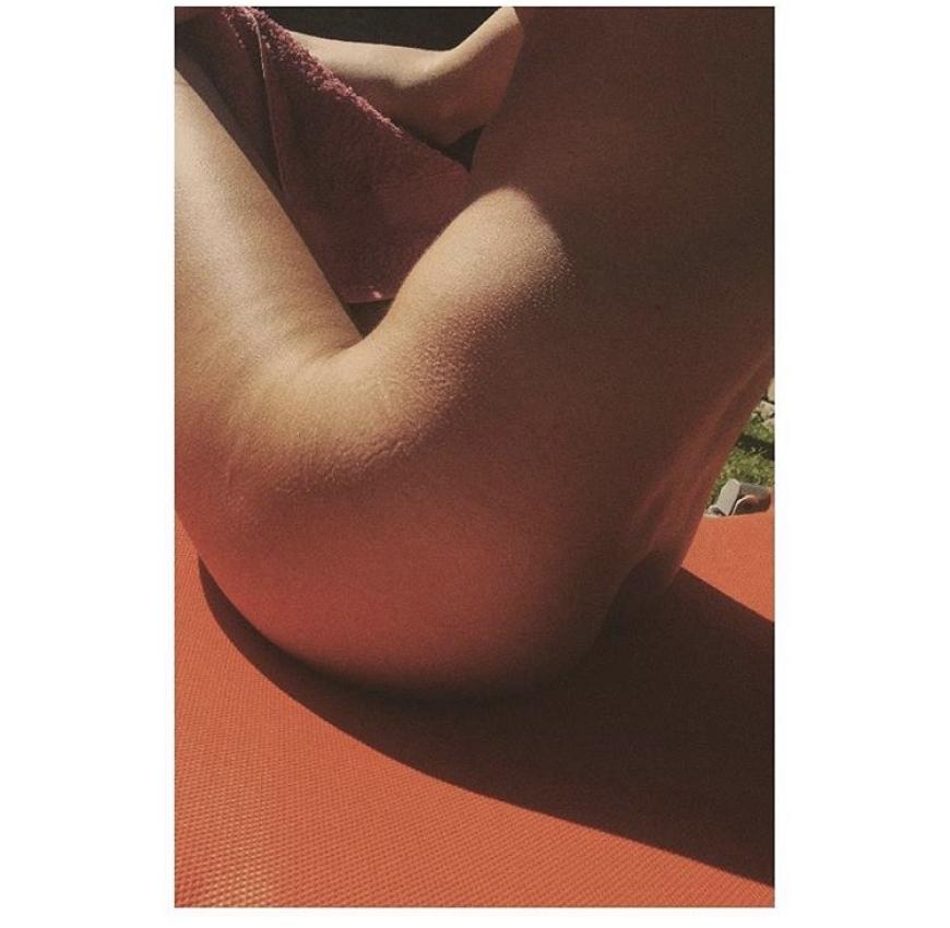 Hier lässt die Influencerin alle Hüllen fallen und verabschiedet so den Sommer auf ihre Weise