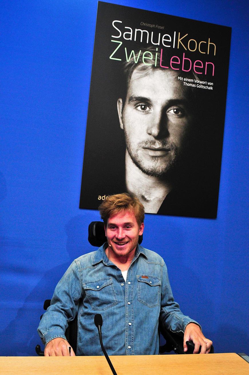 2012 brachte Samuel seine Biografie „Zwei Leben“ auf den Markt.