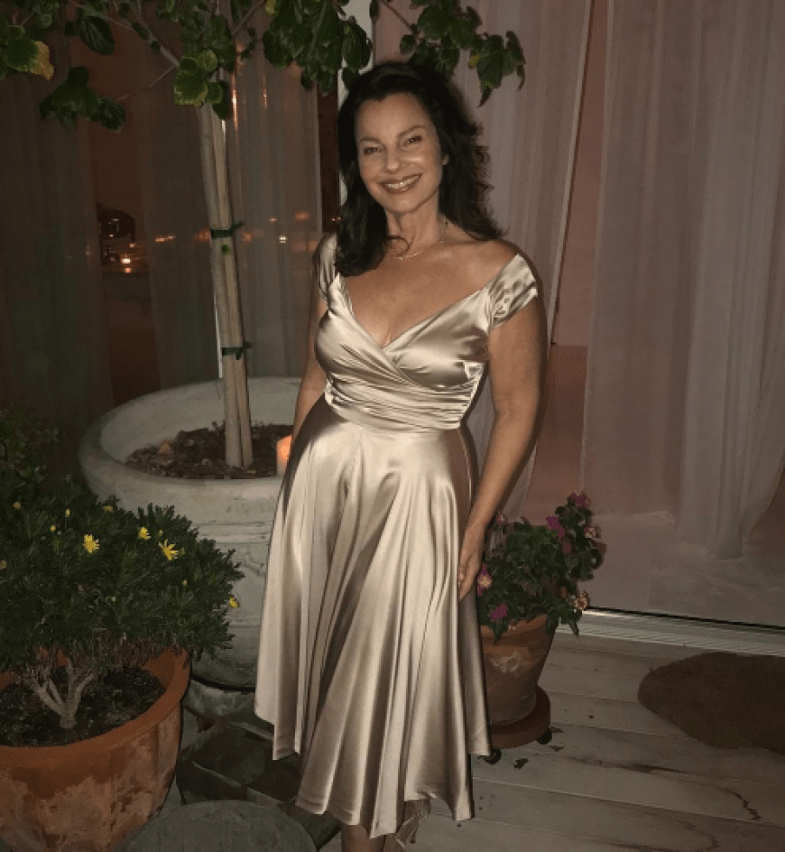 Fran Drescher ist 60 Jahre alt geworden und postete dieses Bild auf ihrem Instagram-Account @officialfrandrescher, dazu schreib sie: „Me at 60! WHATTT??? OMFG! It's ok. I'm grateful.