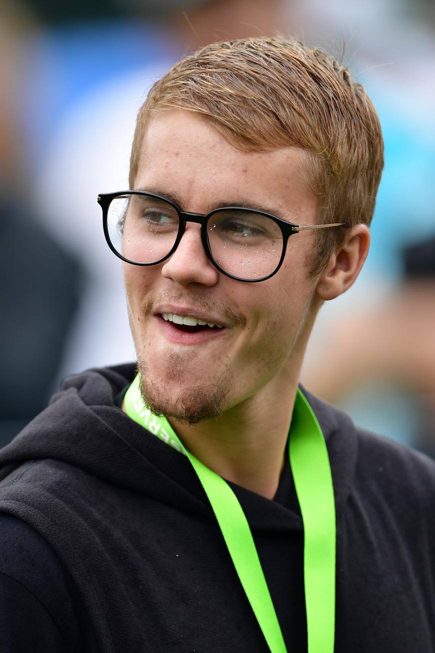 Justin Bieber datet zurzeit eine mexikanische Schauspielerin und die sieht Selena Gomez zum Verwechseln ähnlich!