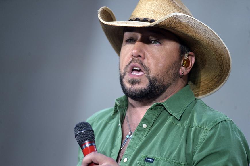 Jason Aldean steht unter Schock: Der Country-Star stand gerade auf der Bühne, als ein Mann in die feierende Menschenmenge schoß