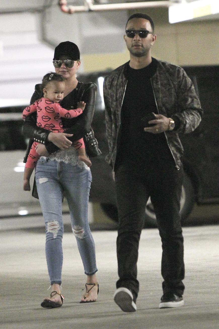 Bald zu viert: Chrissy Teigen, John Legend und Luna