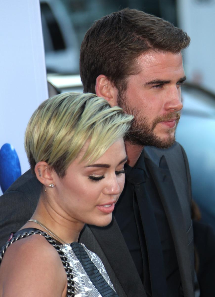 Vertrauen ist gut, Kontrolle ist besser: Miley Cyrus misstraut Liam Hemsworth bei Dreharbeiten mit schönen Kolleginnen.