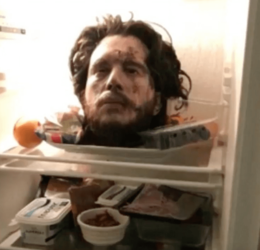 Im Kühlschrank deponierte er eine Nachahmung seines Kopfes. Ganz schön makaber!