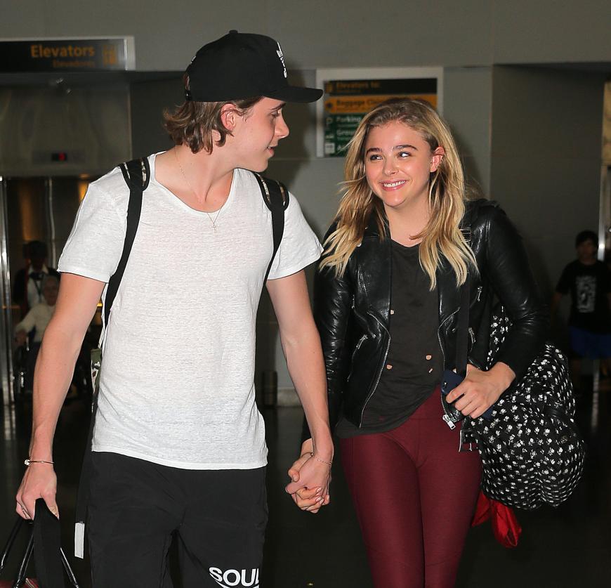 2016 waren sie ein süßes VIP-Teenie-Traumpaar: Chloe Grace Moretz und Brooklyn Beckham. Doch dann ging die Beziehung in die Brüche.