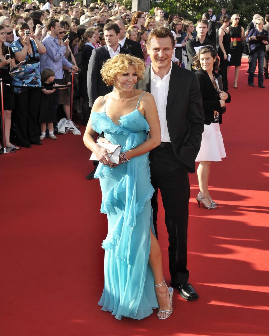 2009 starb seine Frau Natasha Richardson bei einem tragischen Skiunfall.