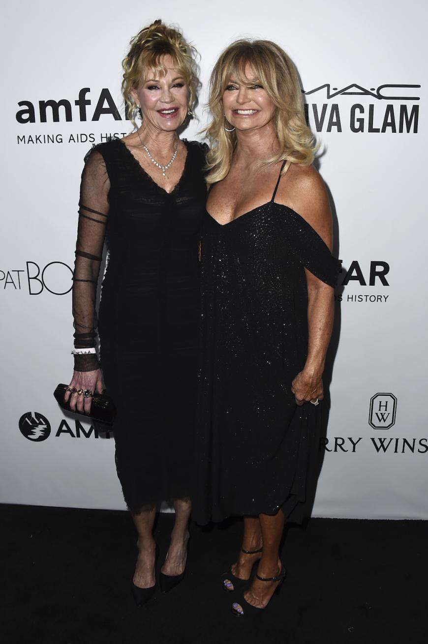 Melanie Griffith (links) und Goldie Hawn ließen es gemeinsam nicht nur auf dem roten Teppich der Veranstaltung krachen.