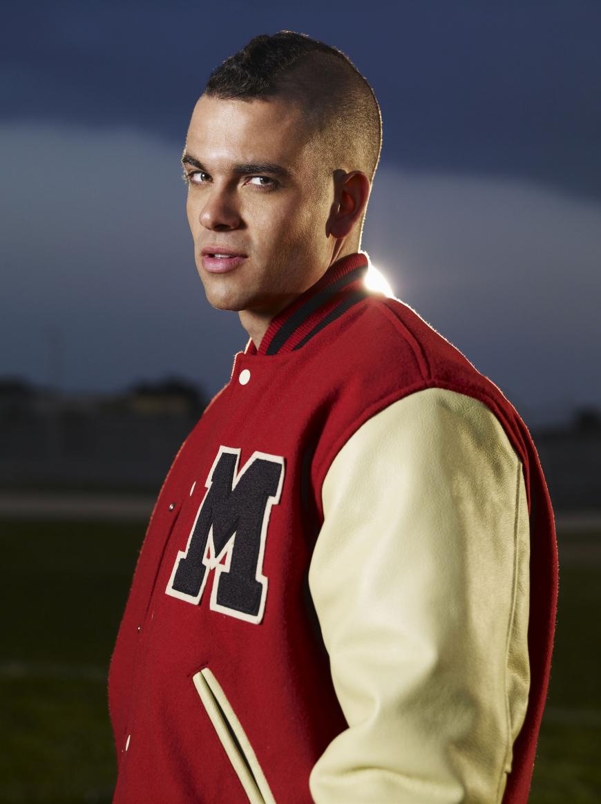 Bekannt wurde der Schauspieler in der beliebtens US-Serie „Glee“ in der Rolle des “Noah 'Puck' Puckerman“.