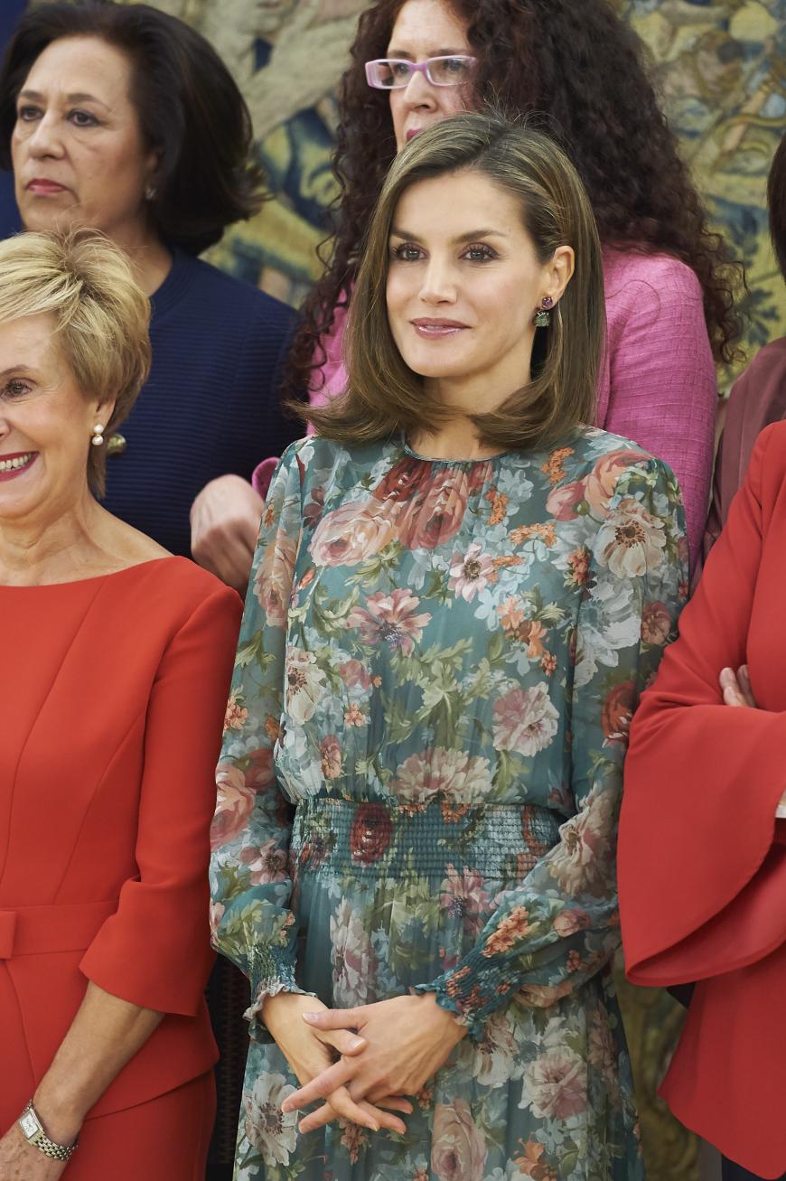 Kleider machen Leute und teuer müssen sie auch nicht sein, das beweist Königin Letizia!