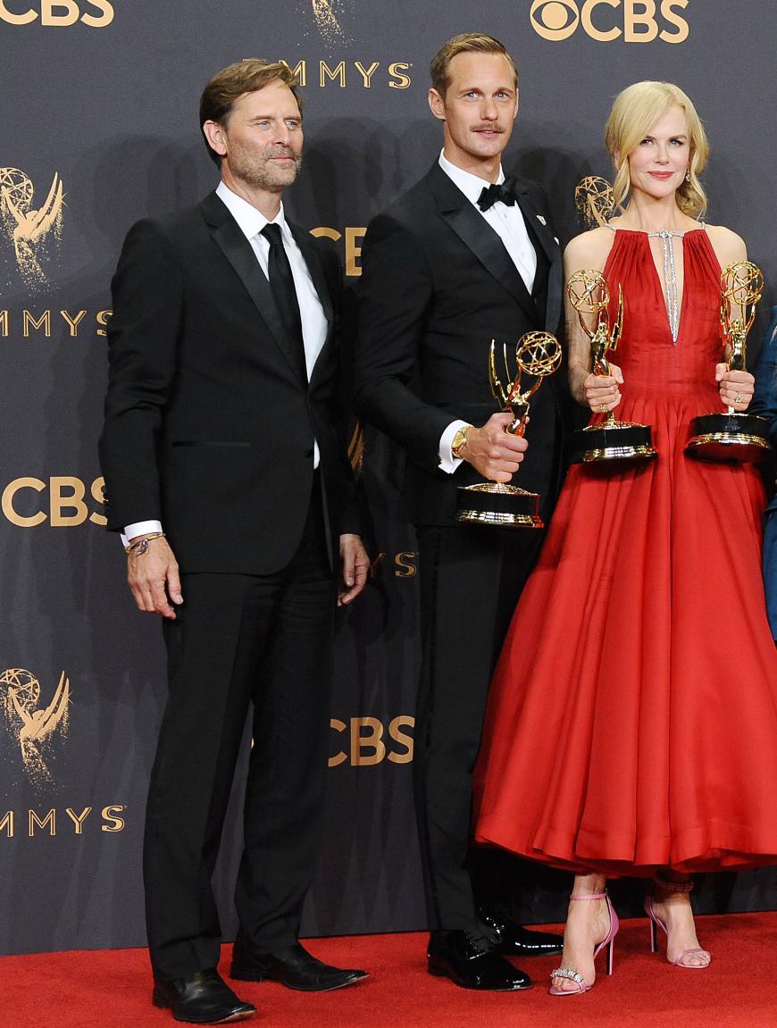 Nicole Kidman küsste einfach ihren Serienkollegen Alexander Skarsgard (m.) vor den Augen ihres Mannes!