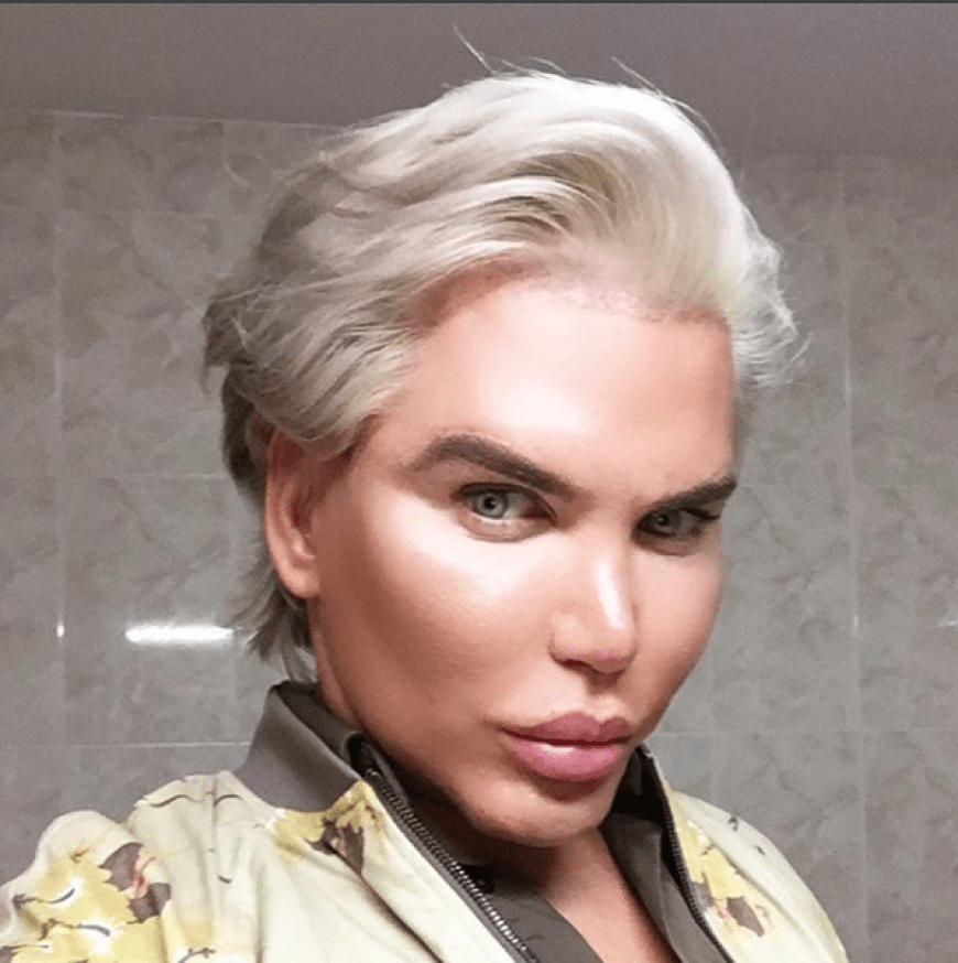 Rodrigo Alves hat keine Lust mehr, wie Ken auszusehen. Jetzt folgt die Umwandlung zur Barbie!