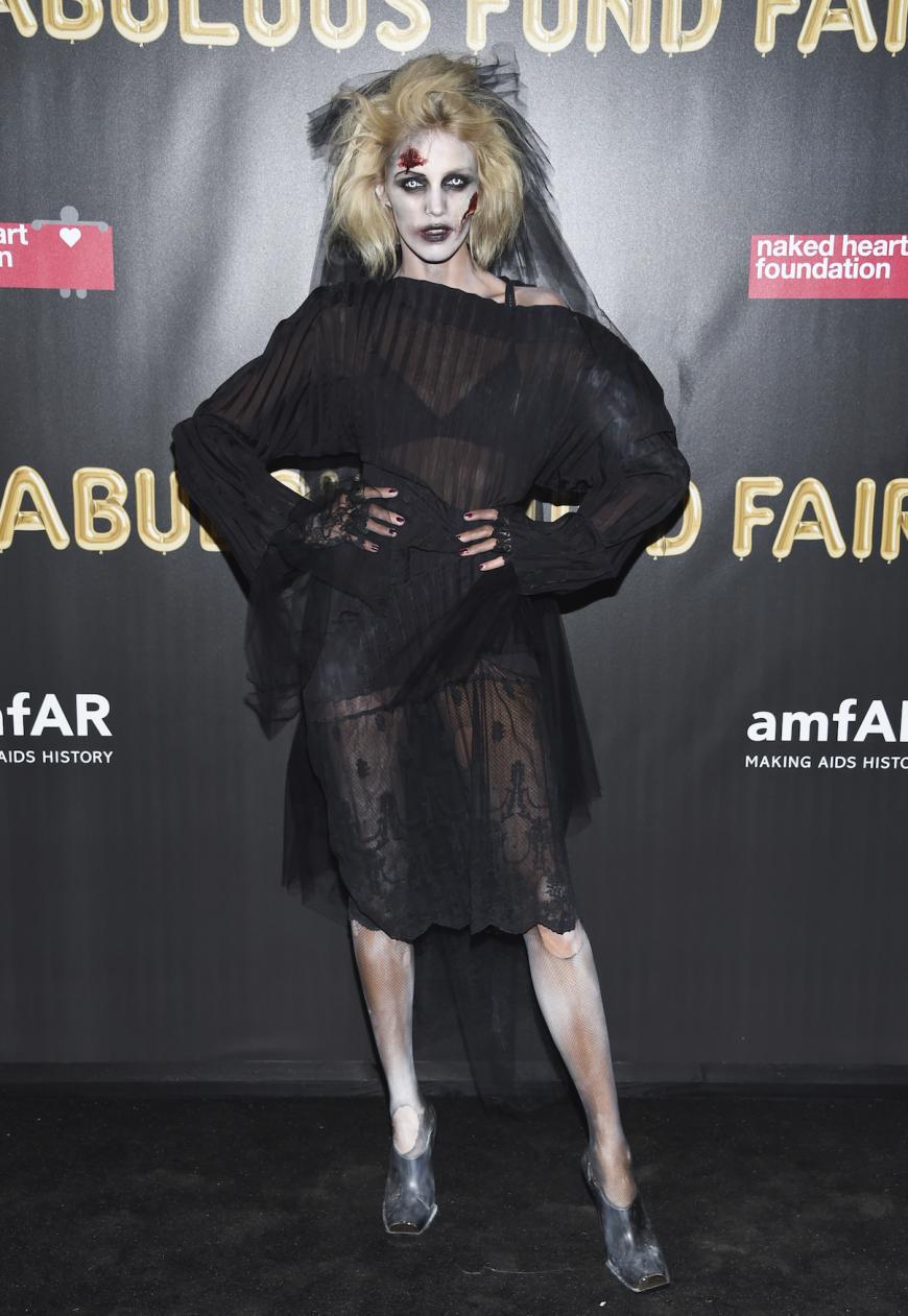Was für ein cooles Halloween-Outfit, dass das polnische Model Anja Rubik bei der Gala trug!