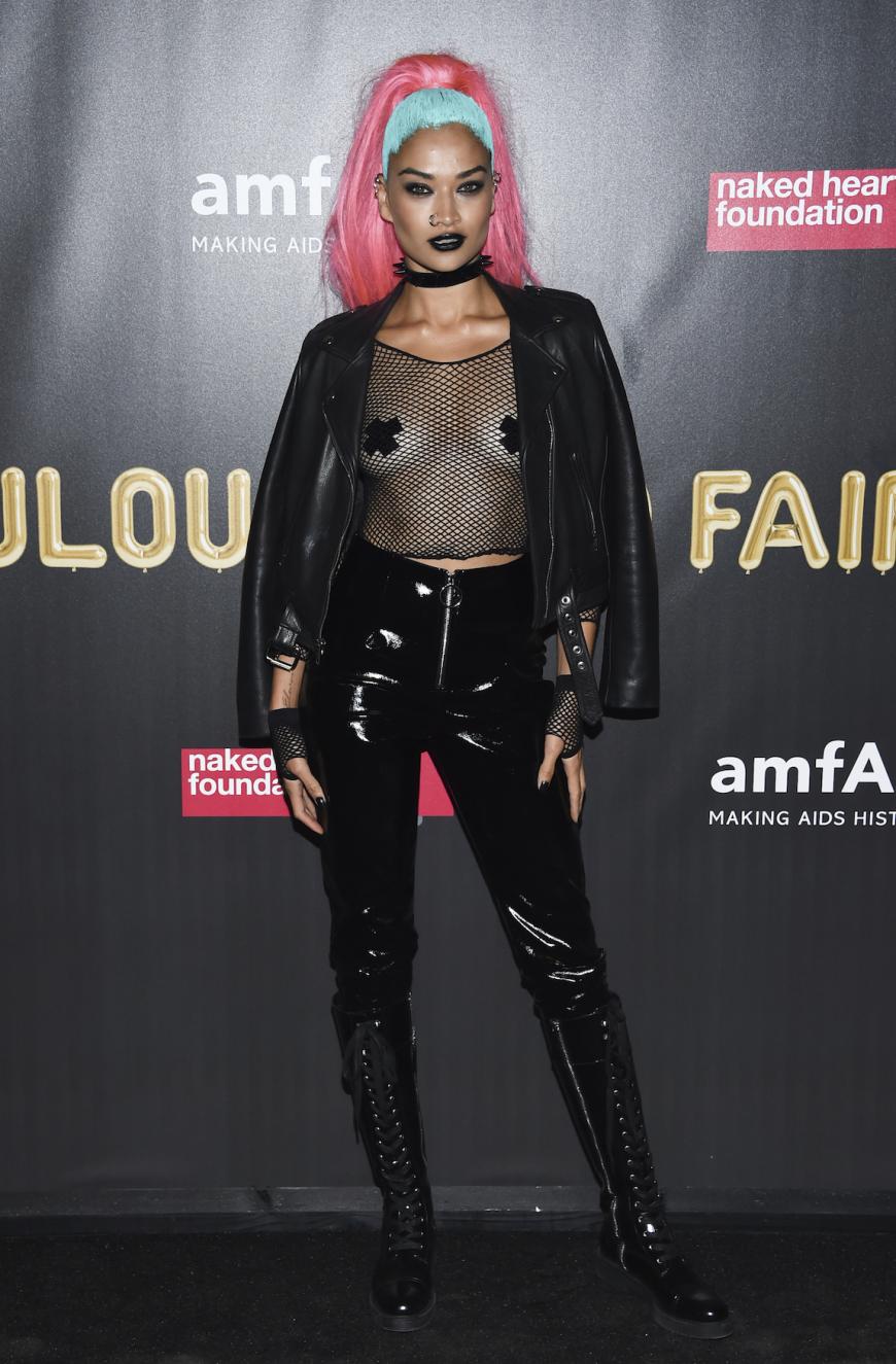 Das australische Model Shanina Shaik in einem richtig derben Look., die Haarfarben waren besonders heftig...