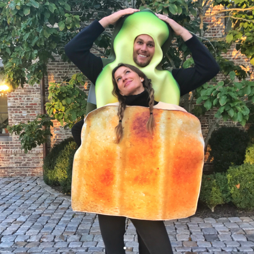 Wie schmeckt Avocado am besten? Natürlich auf einem knusprigen Toast! Das wissen offenbar auch Gisele Bündchen und Ehemann Tom Brady und haben ihre diesjährigen Halloween-Kostüme der leckeren Food-Kombination gewidmet.