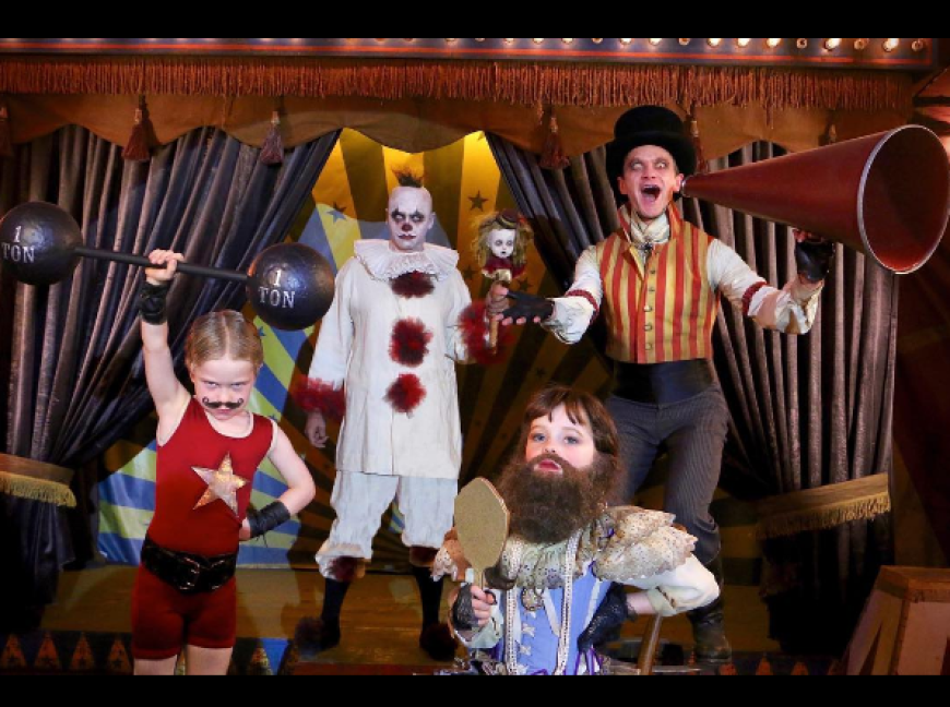Neil Patrick Harris hat mit seiner Familie wohl eindeutig mal wieder eine der coolsten Verkleidungen des Jahres hingelegt.