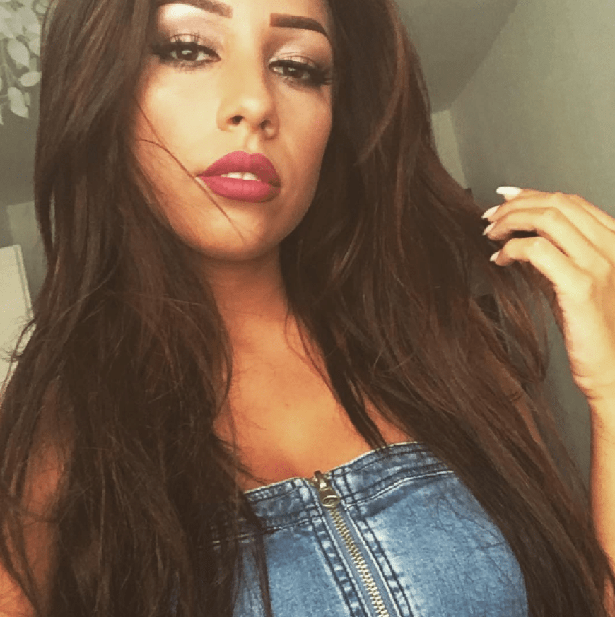 „Love Island“-Midi schießt scharf gegen das neue Liebespaar Mike und Elena: Alles nur Fake, behauptet sie jetzt.