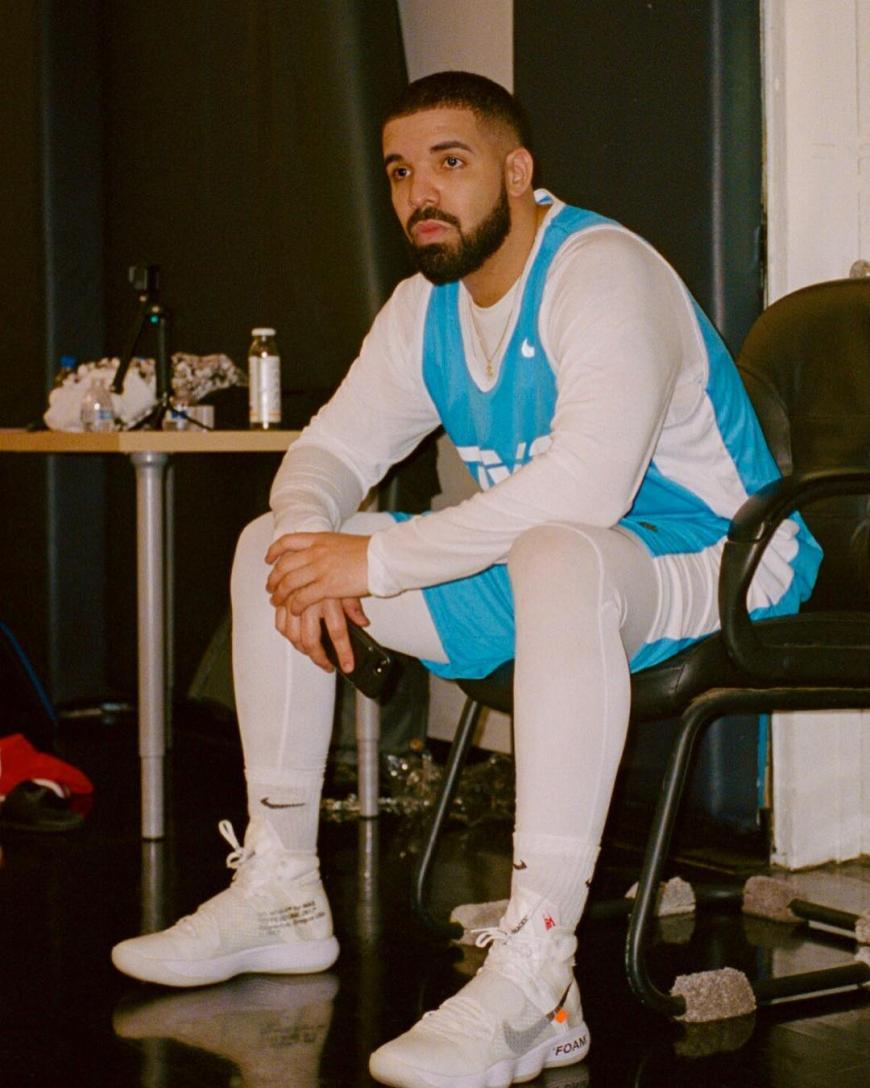 Jetzt soll Bella Hadid aber mit Rapper Drake liiert sein. Und das erfreut The Weeknd so gar nicht - er will Bella zurück!