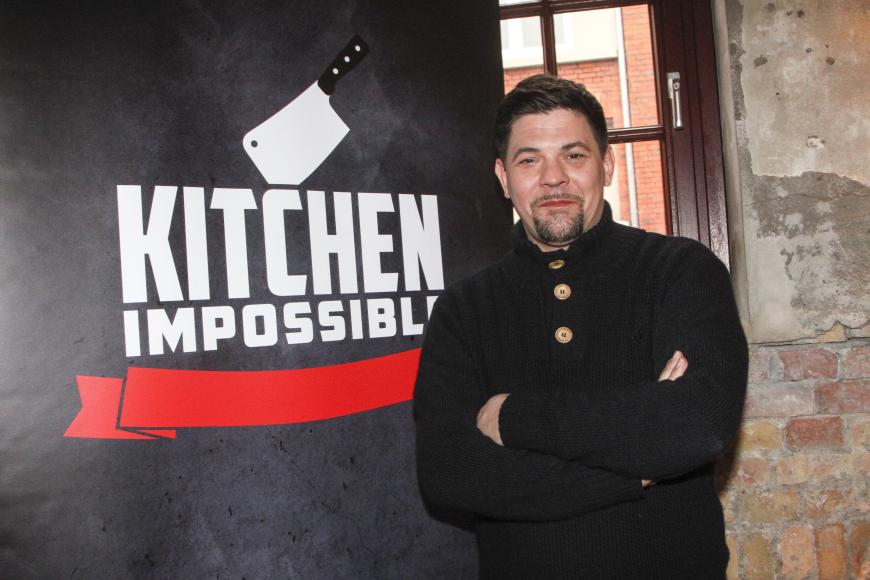 Tim ist unter anderem bekannt aus der Sendung Kitchen Impossible.