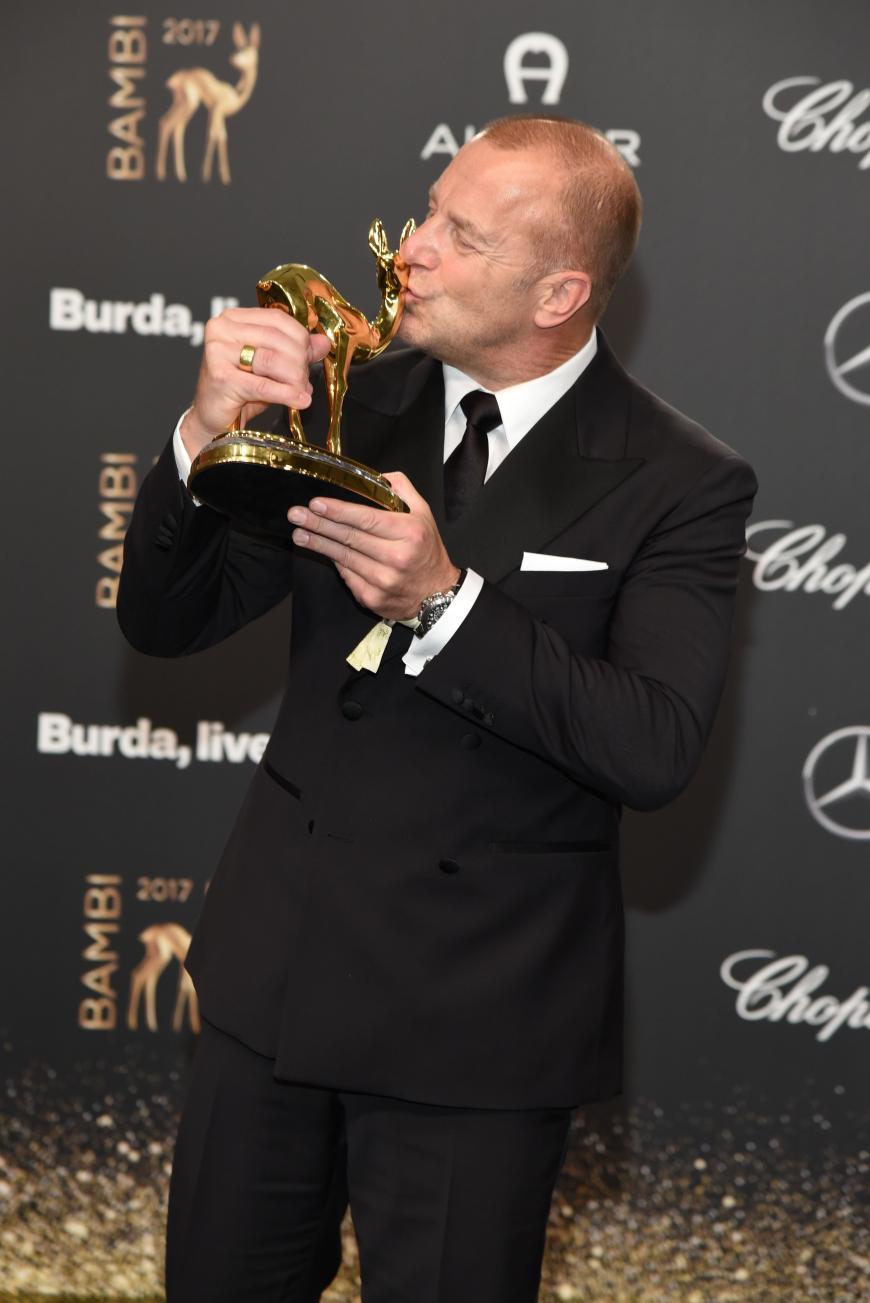 Auch TV-Urgestein Heino Ferch konnte auf Tuchfühlung mit seinem eigenen Bambi gehen.