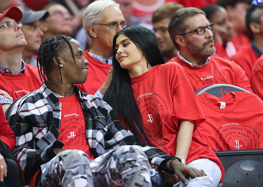 Angeblich soll Kylie Jenner mit ihrem Freund Rapper Travis Scott ein Baby erwarten.