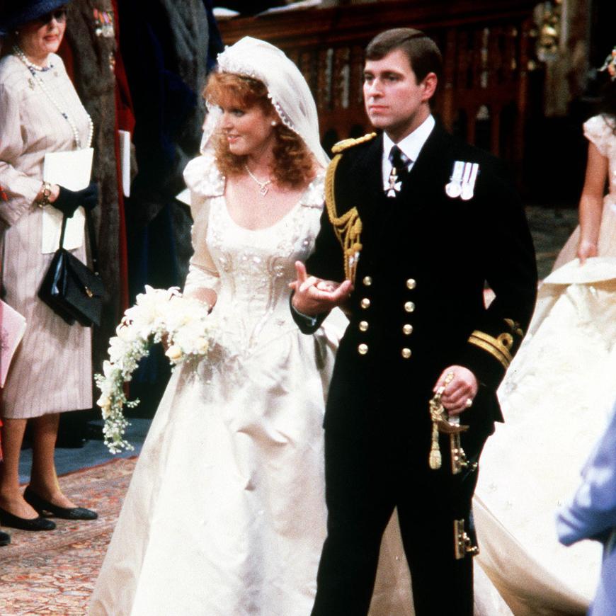 Prinz Andrew, das dritte Kind der Queen, heiratete 1986 Sarah Ferguson in der Westminster Abbey. Doch nur 10 Jahre später ließen sich die beiden wieder scheiden....
