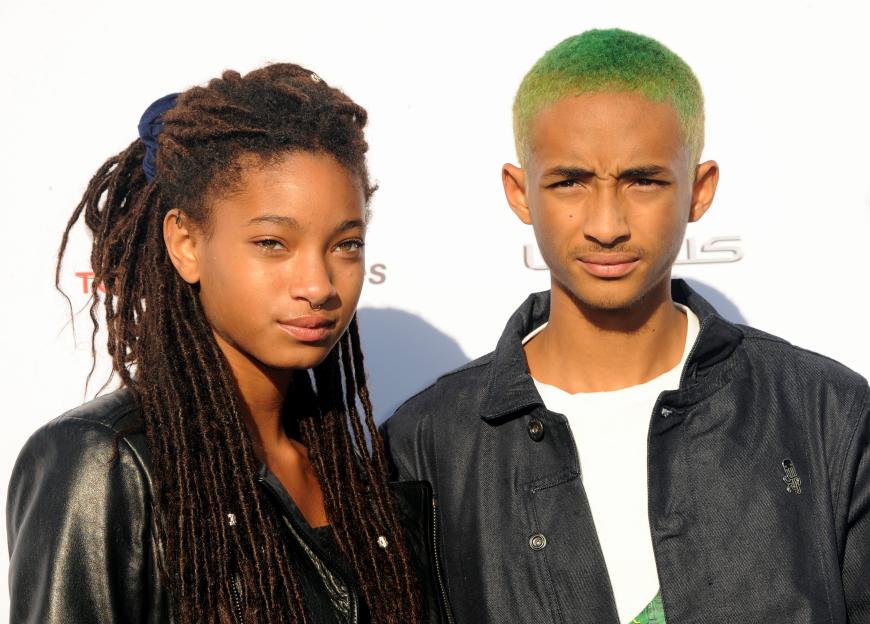 Für sie und ihren Bruder, Jaden Smith, war das nicht immer leicht. Mittlerweile sind sie selbst zu jungen Stars herangewachsen.