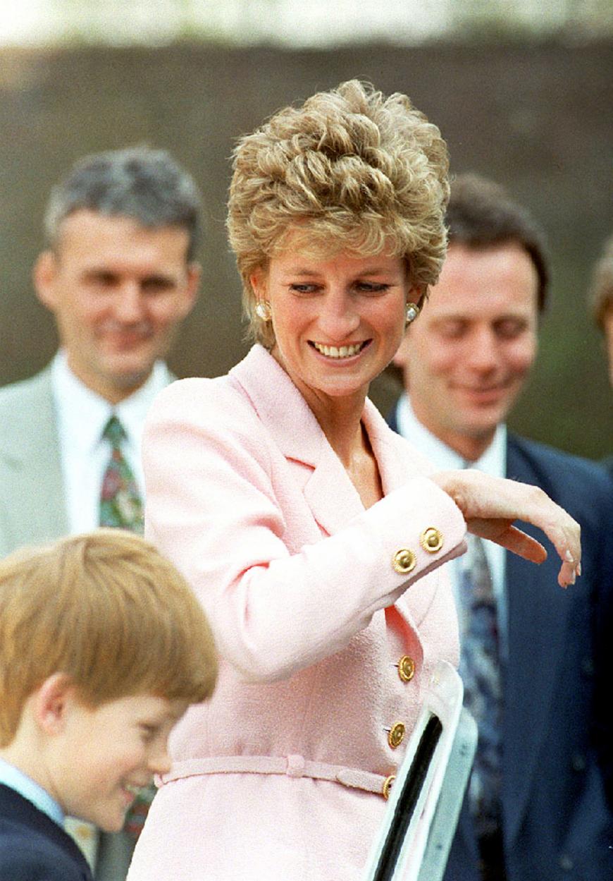 Diana hatte eine enge Bindung zu ihren Söhnen Harry und Willam, für die der Tod der Mutter eine Tragödie war.