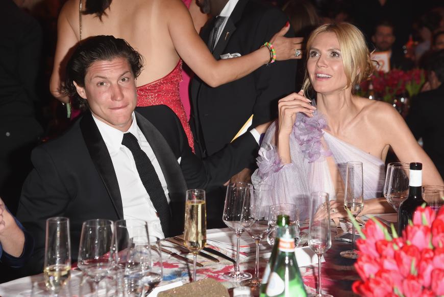 All I want for Christmas is you? Vito Schnabel scheint die Trennung von Heidi Klum immer noch nicht akzeptiert zu haben. Im Februar 2016 auf der Oscar-Party von Elton John waren sie noch glücklich, nun ist alles vorbei zwischen dem Supermodel und dem Kunsthändler.