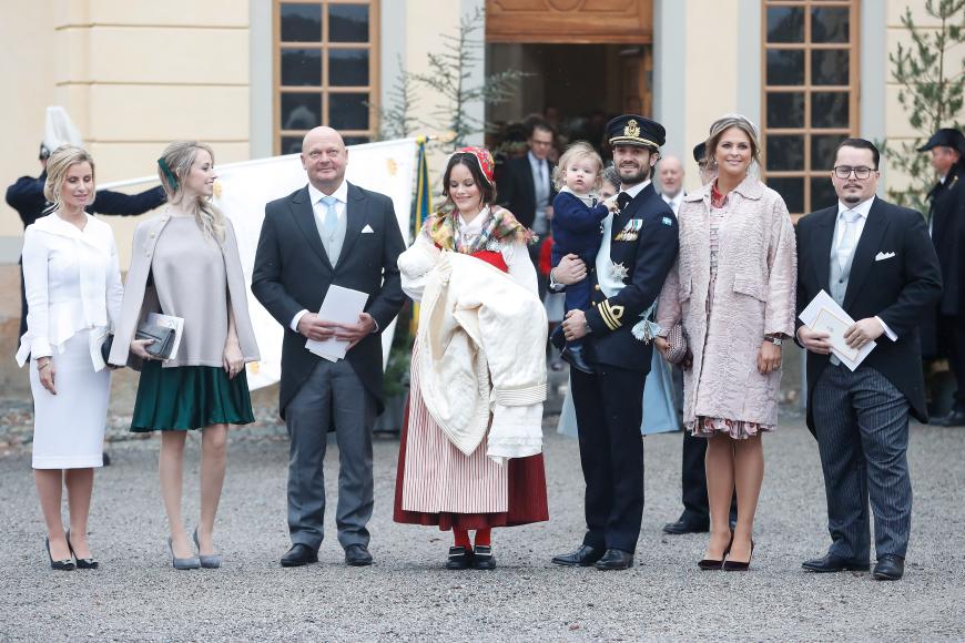 Auch Carolina Pihl, Sara Hellqvist, Thomas de Toledo Sommerlath, Prinzessin Madeleine und Oscar Kylberg kamen, um den kleinen Prinzen zu feiern.