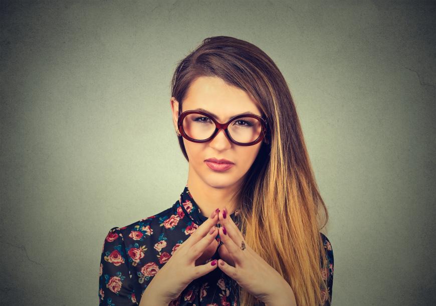 Wie groß ist deine Brust? Wie viel wiegst du? Wie viele Sex-Partner hattest du?