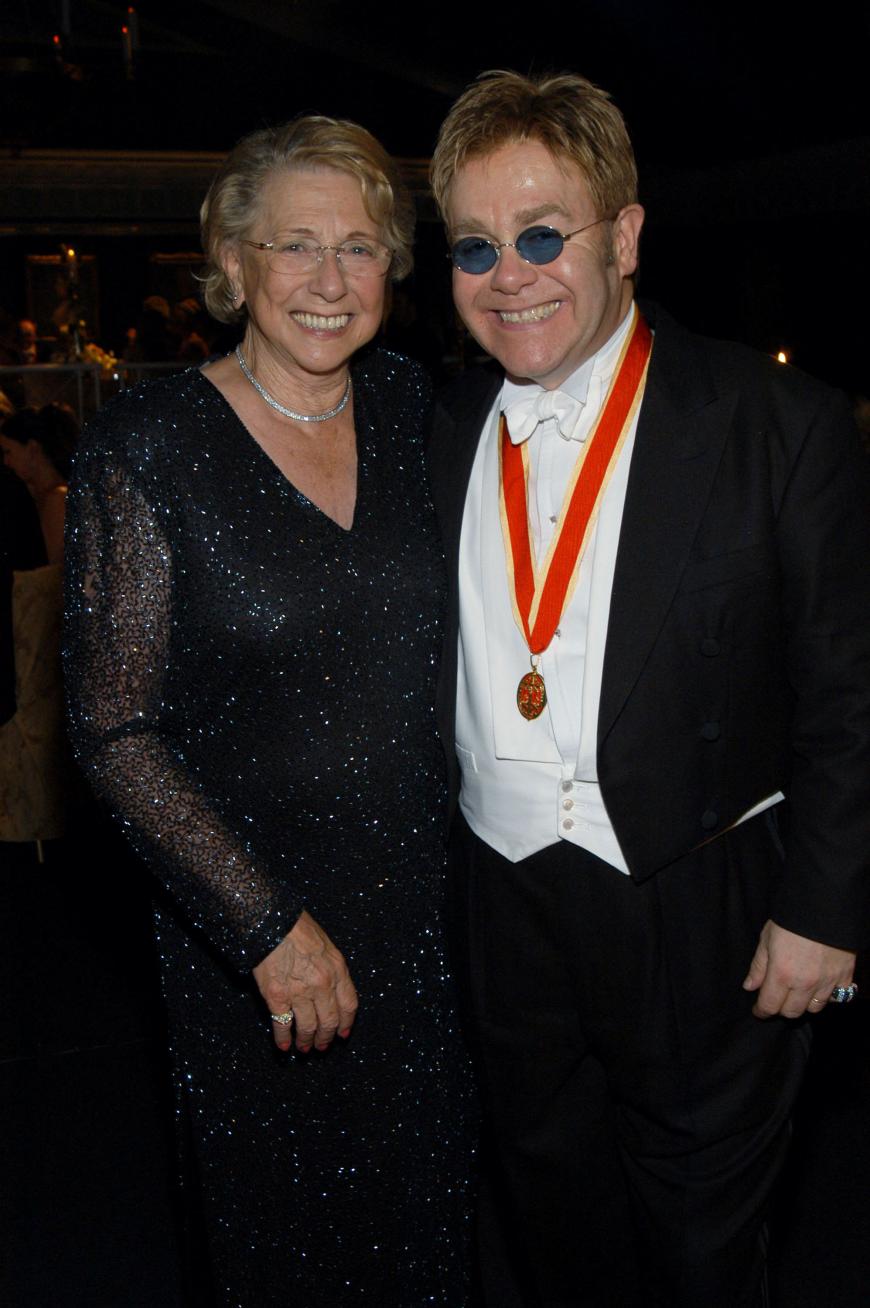 Ein Bild aus glücklicheren Tagen, Elton und seine Mutter Sheila