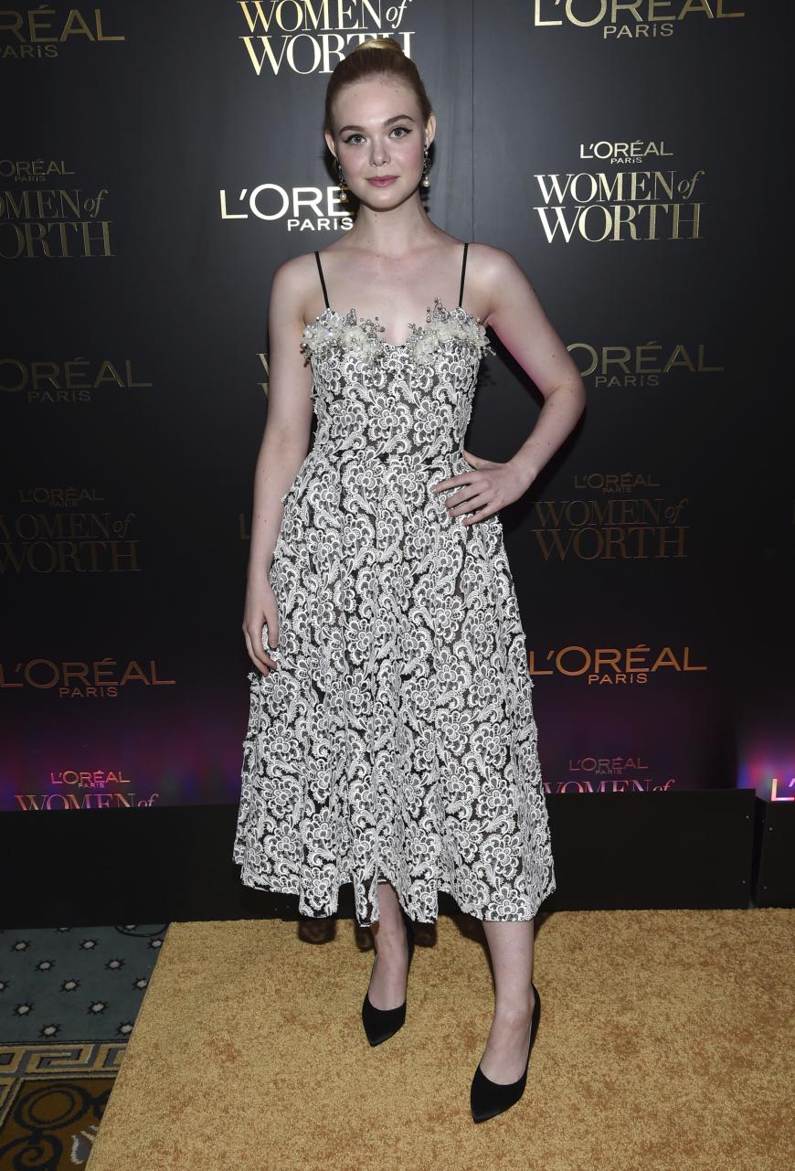 Elle Fanning stach mit ihrem eleganten Kleid aus feinen Stickereien besonders heraus. Mit ihren zarten 19 Jahren ist die Schauspielerin schon eine echte Berühmtheit in Hollywood.