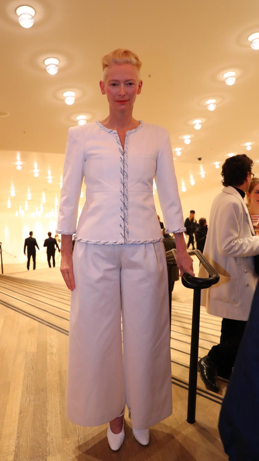 Wow, hoher Besuch in Hamburgs Wahrzeichen: Tilda Swinton!
