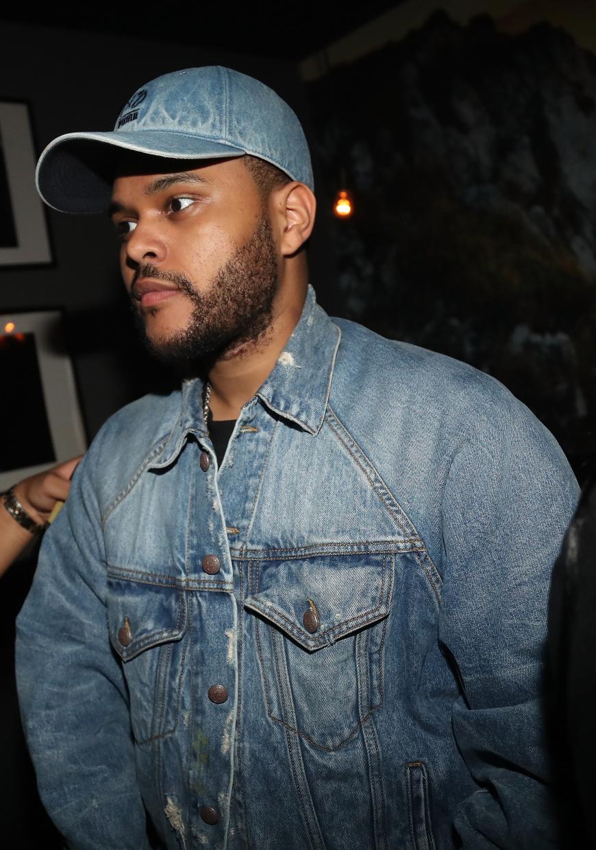 The Weeknd ist davon überzeugt, dass Selena keine Zeit für den Hund hat.