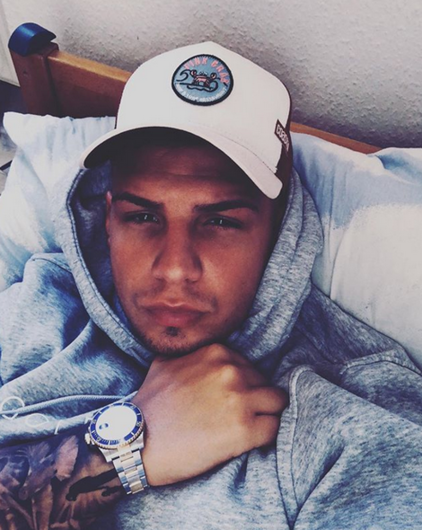 Seit Anfang des Monats hat Pietro Lombardi ein neues Tattoo auf seinem Hals. Doch das seine Fans so negativ auf den neustens Körperschmuck reagieren, damit hätte der Sänger wohl nicht gerechnet.
