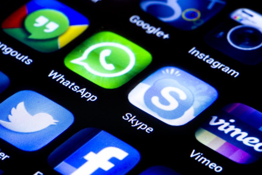Der Messenger WhatsApp entwickelt sich stetig weiter, nun soll die Schüttelfunktion kommen.