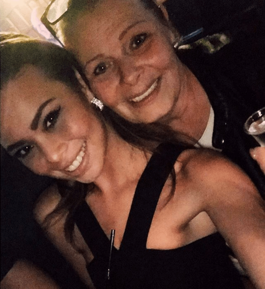 Ivanas Familie glaubt nicht an Selbstmord. (Im Bild zu sehen: Ivana und ihre Mutter)