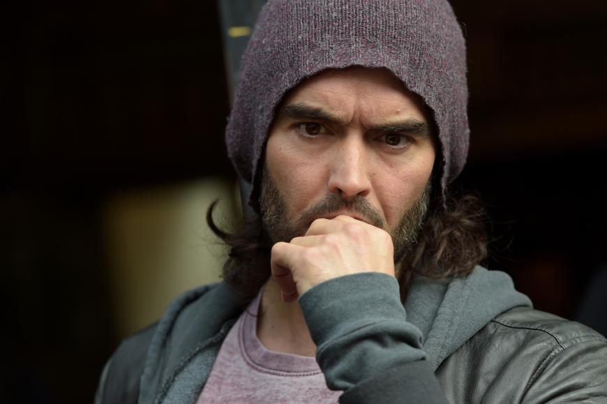 Russell Brand ist bereits seit 15 Jahren drogenfrei, in einer Video-Botschaft beschreibt er wie die Sucht trotzdem nie aus dem Fokus rutscht.