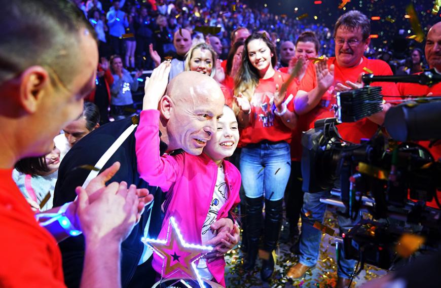 Am Ende des Abends war die Freude bei der 10-Jährigen und ihrem Vater Wolfgang Lauenburger groß - Alexa holte sich nicht nur den Titel, sondern gewann auch eine satte Prämie von 100.000 Euro!