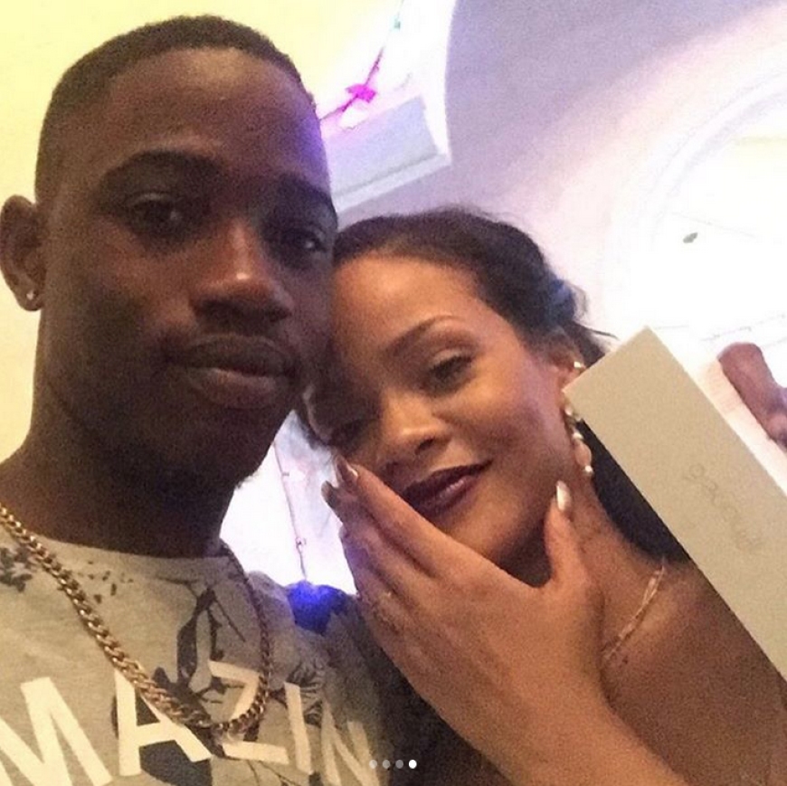 Das letzte Bild, das von Rihanna und ihrem Cousin an Weihnachten entstand. Nur wenige Stunden später wurde er erschossen.