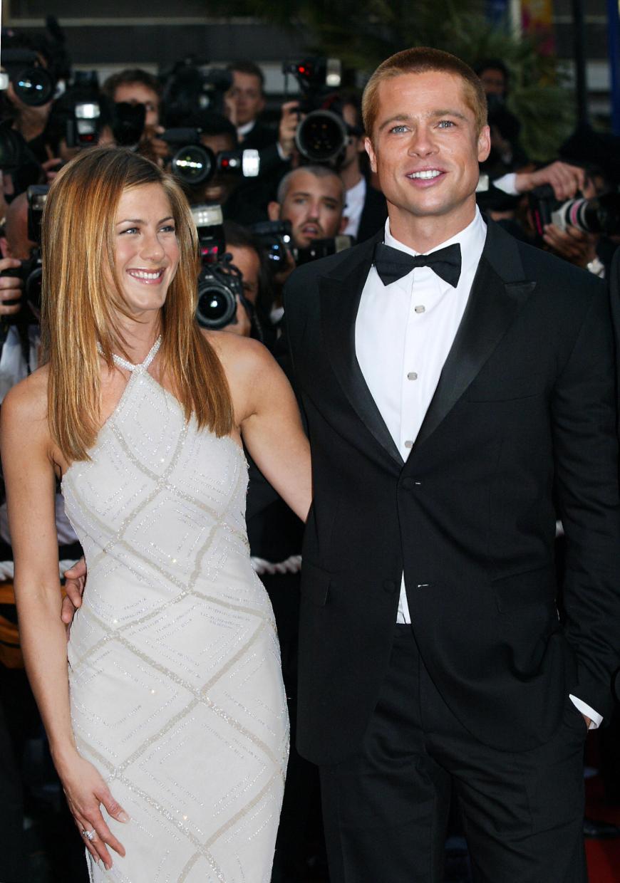 Jennifer Aniston und Brad Pitt sollen sich wieder annähern. Jetzt machte der Schauspieler seiner Ex ein krasses Geständnis.
