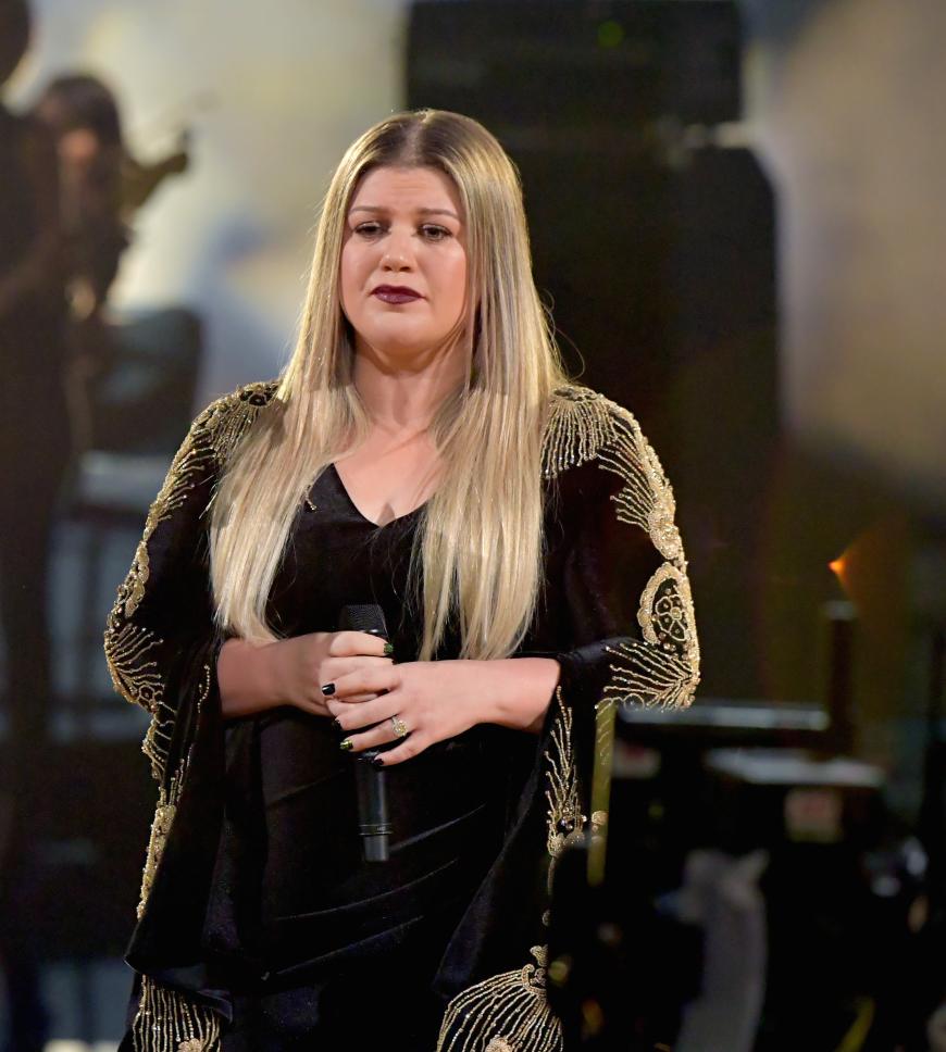Haben wir da wirklich richtig gehört? Kelly Clarkson verriet in einem Radiointerview, dass sie ihrer dreijährigen Tochter River Rose zur Bestrafung auf den Hintern haut ...