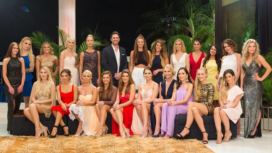 Der Bachelor hatte die Qual der Wahl. Vier Kandidatinnen mussten schon in der ersten Folge die Koffer packen.