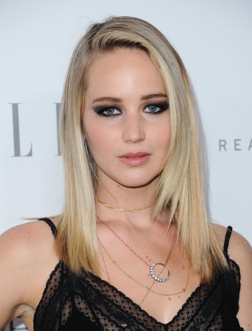 So sieht JLaw aus, wenn ihr Make-up- und Haare-Team seine Arbeit beenden darf...