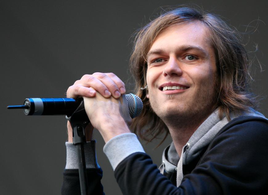 So schnell der Ruhm auch aufkam, so rasant verschwand er auch wieder. Doch mit der Musik hat Thomas nie aufgehört. 2018 veröffentlichte er sein siebtes Album