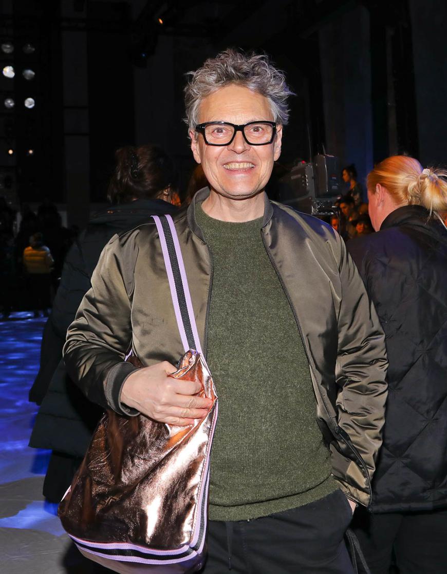 Ex-GNTM-Juror Rolf Scheider ist auf der Berlin Fashion Week ganz entspannt unterwegs.