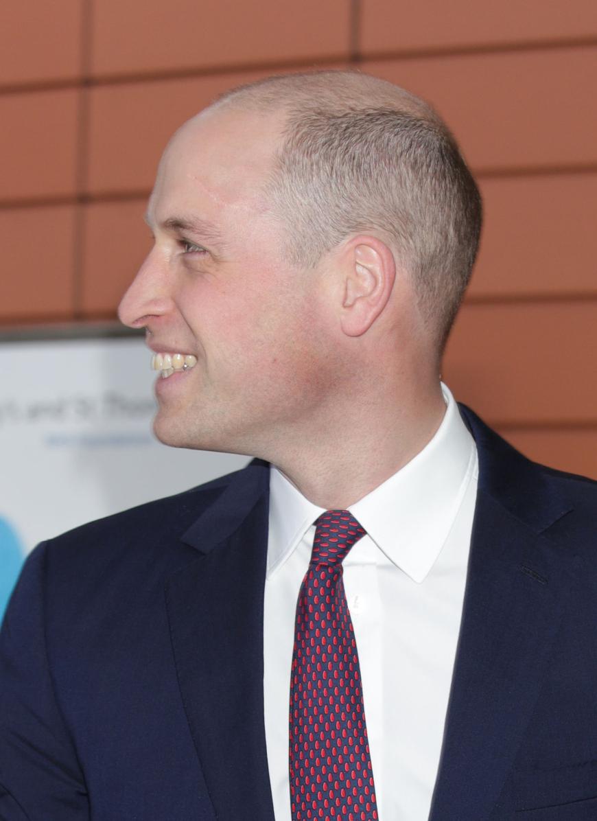 Schick ist die neue Frisur des Prinzen, doch ob sie über 200€ wert ist, ist wirklich fraglich...