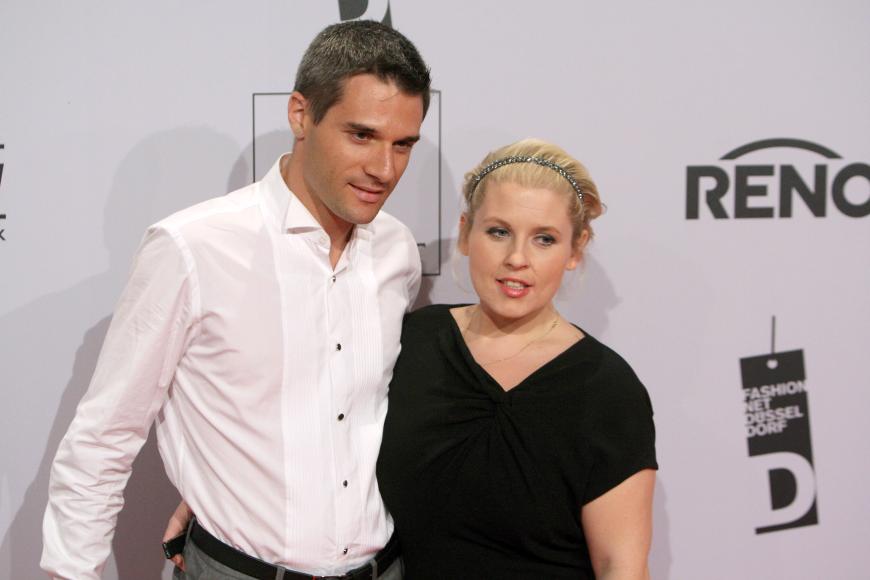 Mit Florent Raimond hat Maite Kelly drei Töchter. Sie leidet sehr unter der Trennung, brach sogar im Fernsehen in Tränen aus.